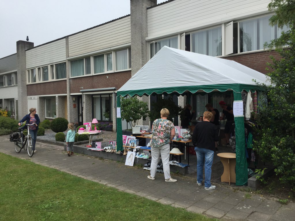 Garagesale (1)